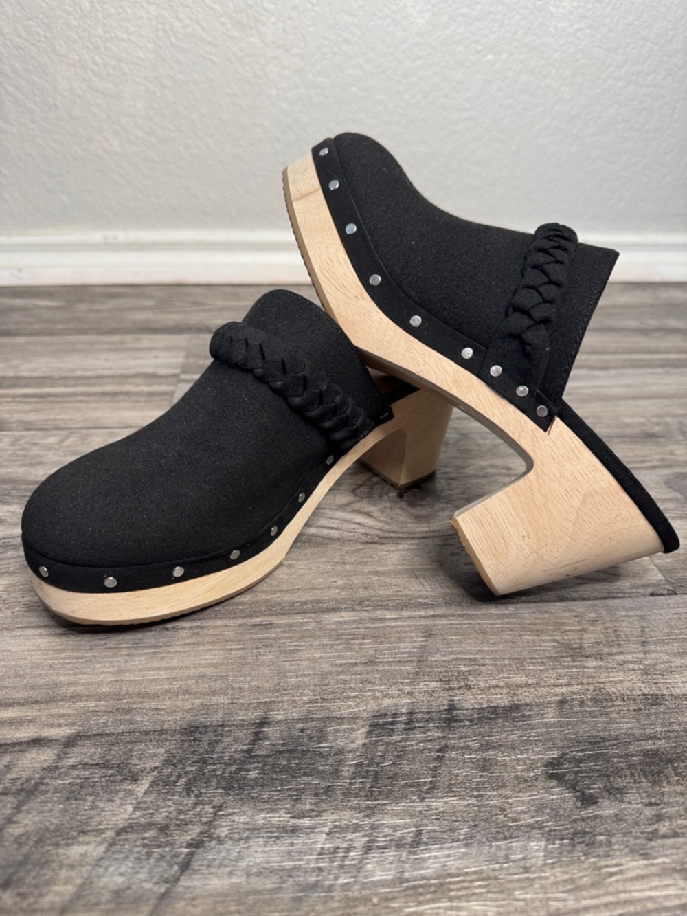 J. Crew Braided Studded Black Clog Mules Size 9 - Picture 3 of 6
